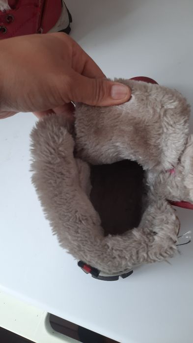 Продам зимние кроссовки