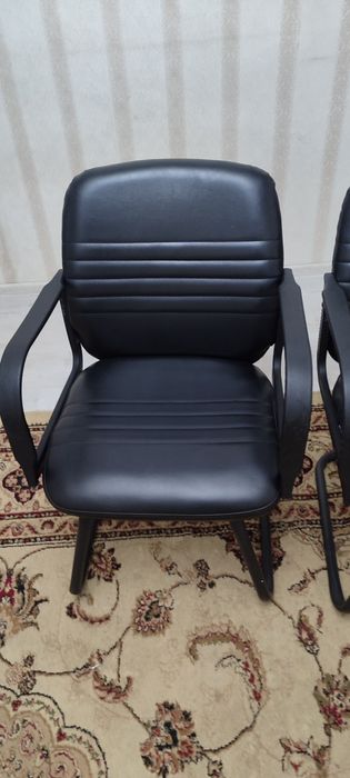 Кресло кожанный .