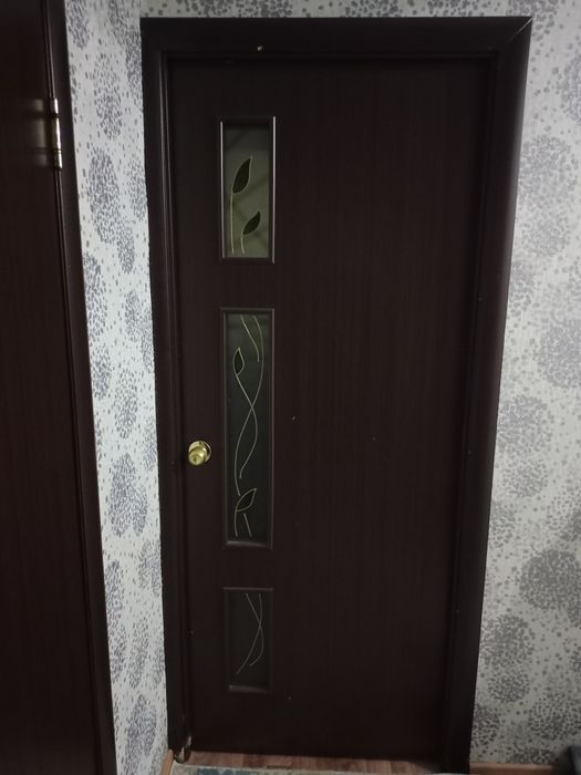 Продам хороший между комнату дверь