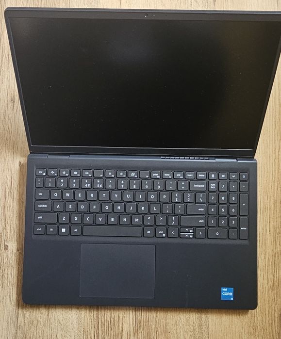 Dell  Vostro i3-1305u