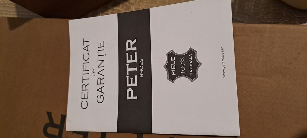 Pantofi sport "" adidasi " piele  interior si exterior.