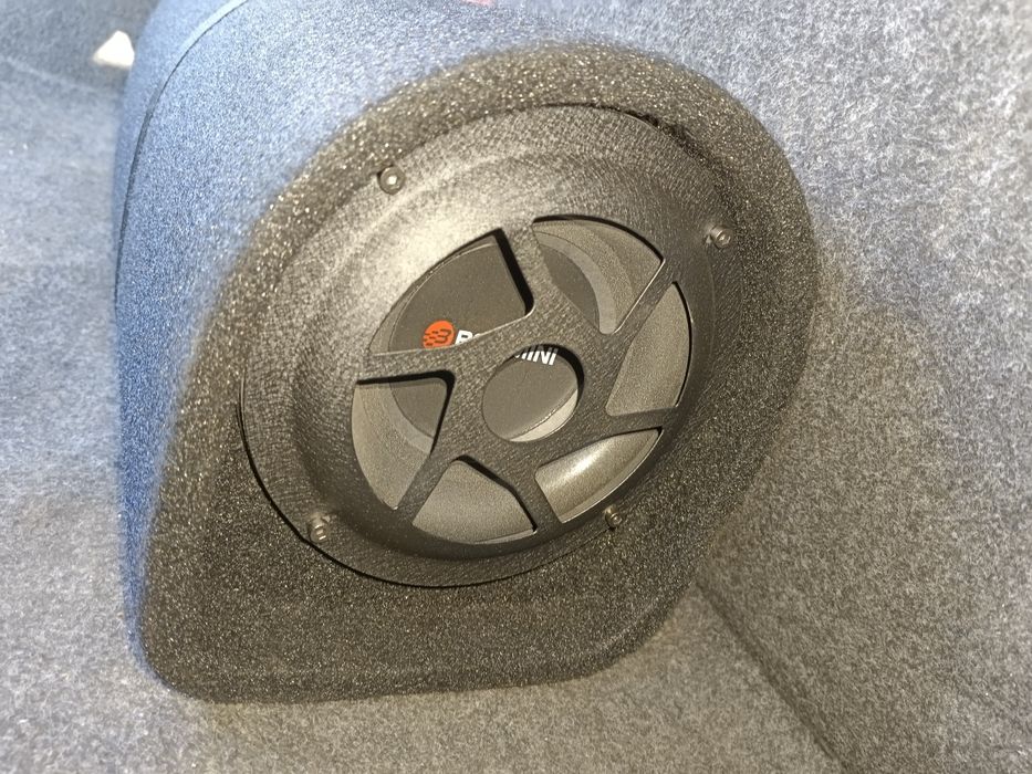 Продам сабвуфер новый