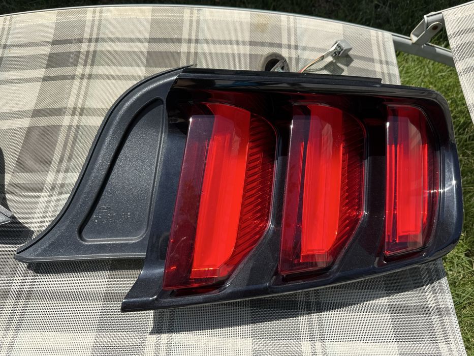 Vând Stopuri Ford Mustang (OEM)