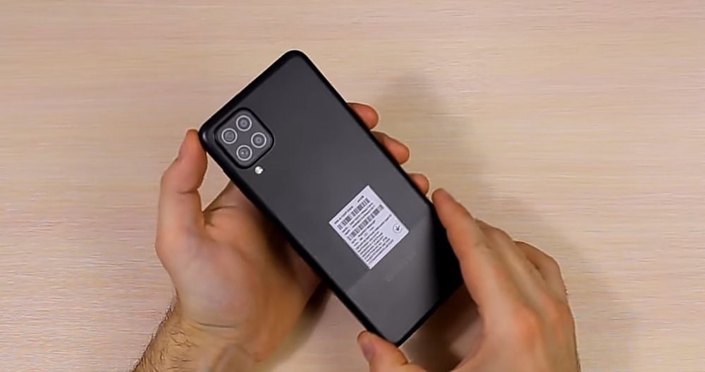 Samsung galaxy 12 сотилади