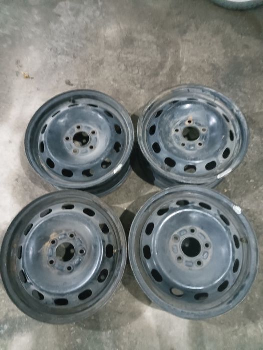 Продам диски R15 форд. 4шт комплект.