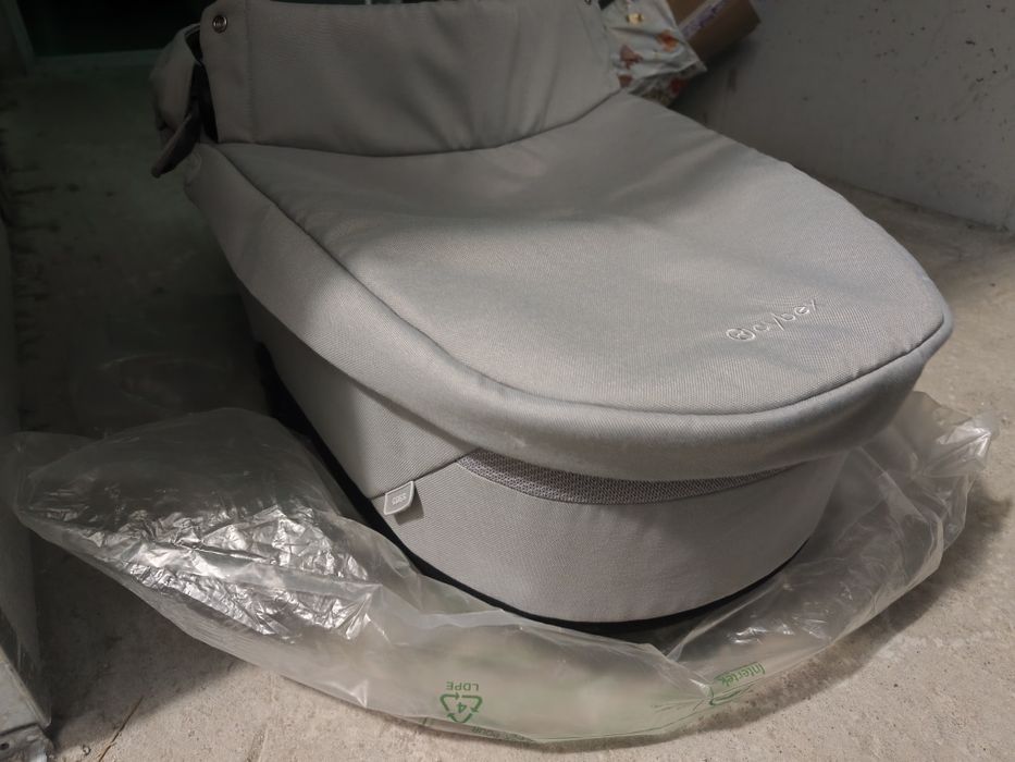Vând landou Cybex Cot S