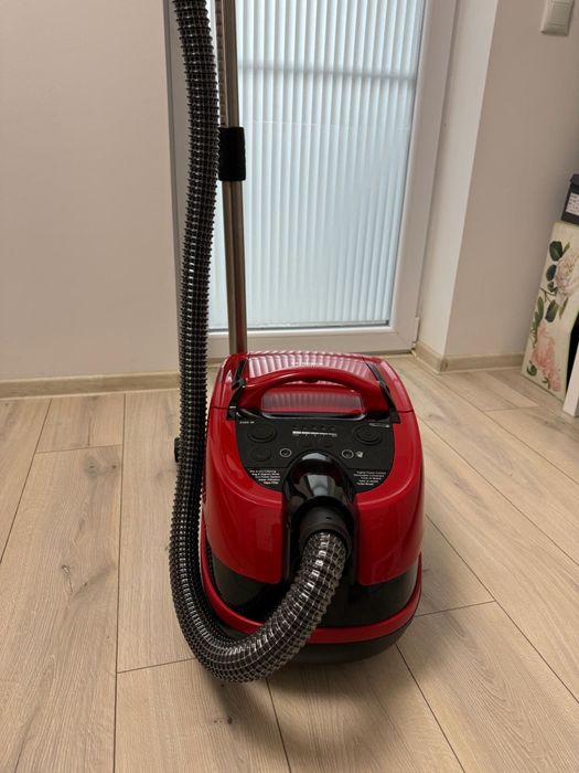 Aspirator Bosch AquaWash & Clean Seria 4 – stare impecabilă