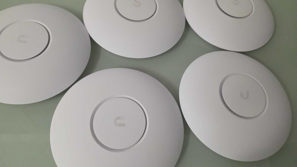 Access Point Ubiquiti UniFi AC Pro, Wi-Fi 2,4 GHz si 5 GHz, UAP-AC-PRO