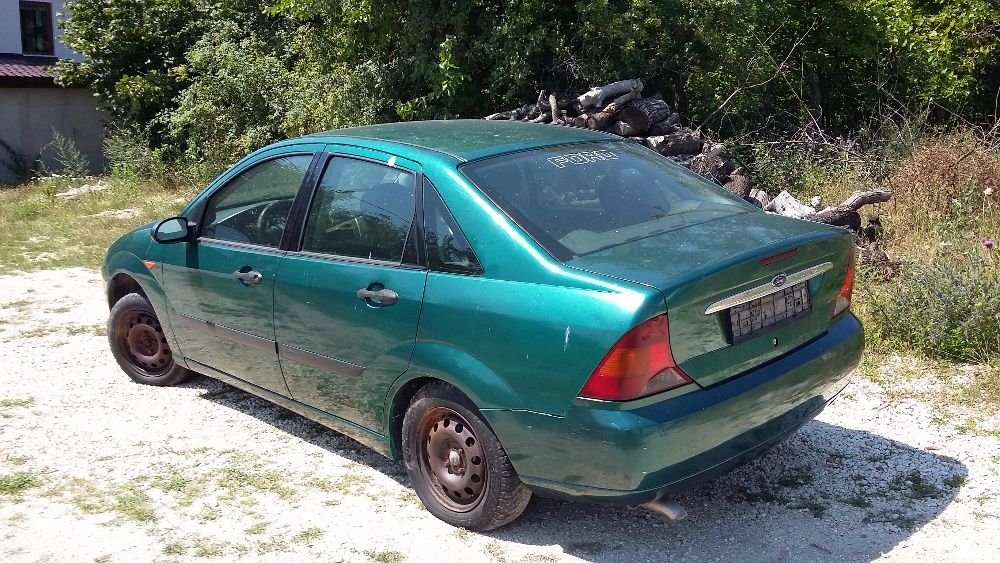 Продавам форд фокус 1.8тдди на-чàсти