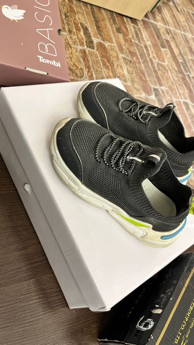 Кроссовки 26-27размеры