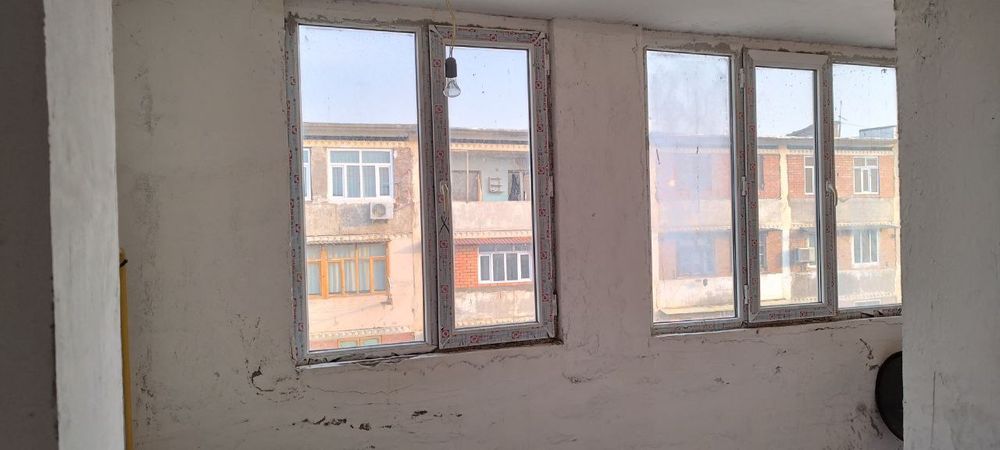 Uy sotiladi MAYSKIDA 77 SERIYA 2 hona