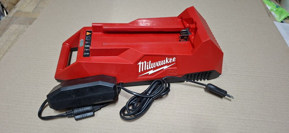 Milwaukee incarcator mxfc