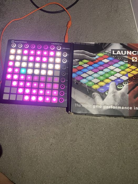 Novation Launchpad MK2 RGB - CA NOU, Cu Licență Ableton Live Lite!