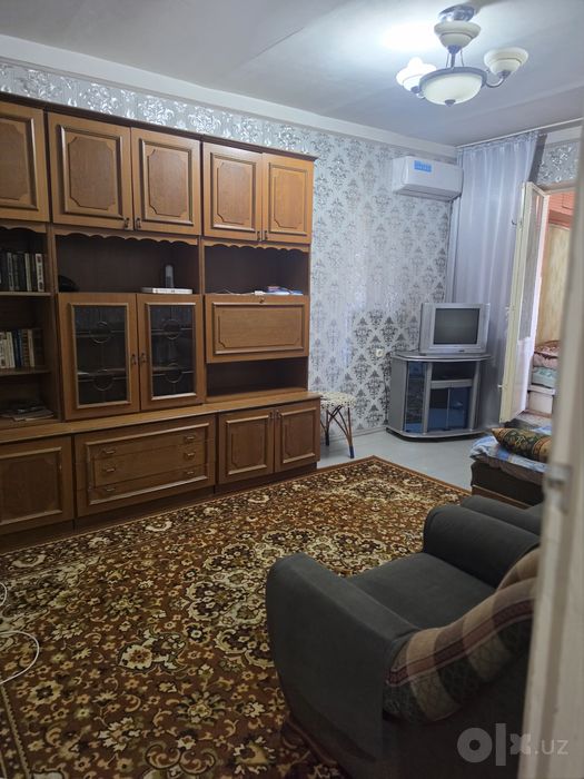 Срочно  продам квартиру Своя !..77-серия.