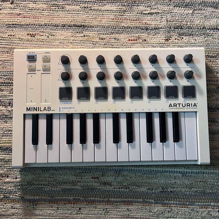 Arturia MiniLab MK II (2)