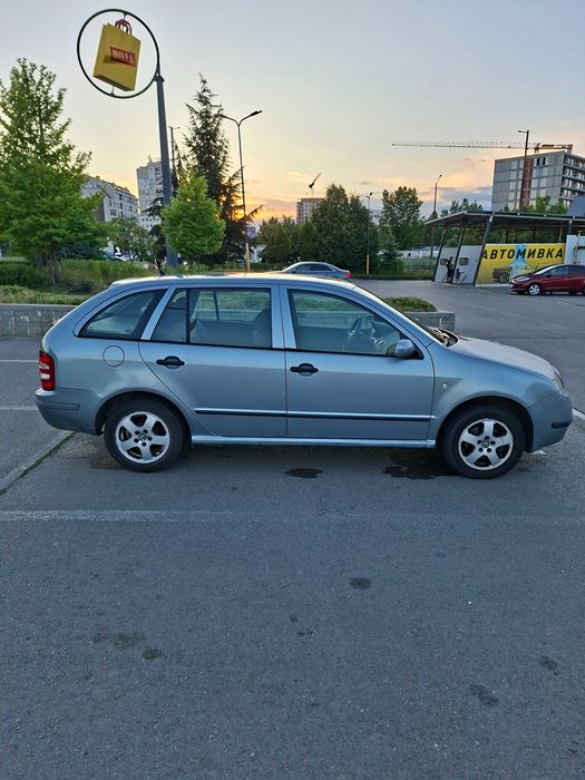 Продавам Skoda Fabia 2003г. в добро състояние