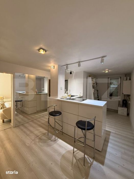 Apartament 3 camere, decomandat, zona Centrala