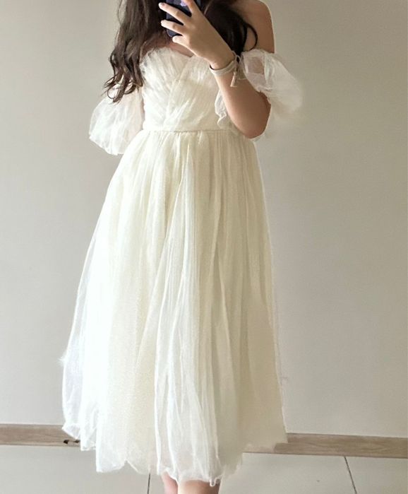 Нежное белое платье
