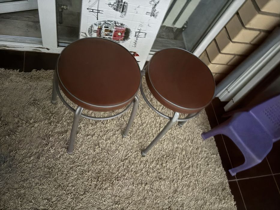 Продам табуретки 2 шт