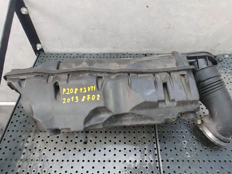 carcasa filtru aer  8f02 1.2 vti peugeot 208  v760954680