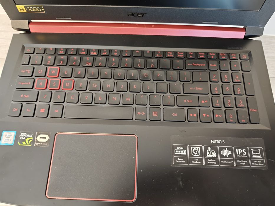 Acer Nitro 5 – i5-8300H, 32 GB RAM
