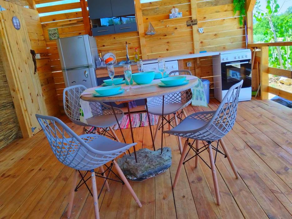 Продавам Каравана