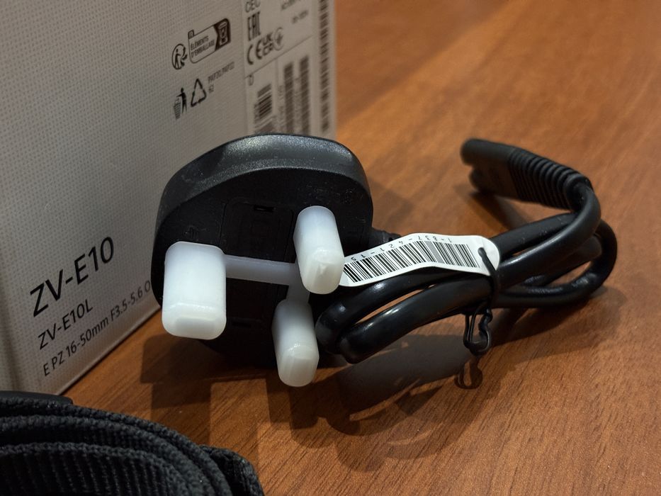 Sony zv e10 сатам/продам