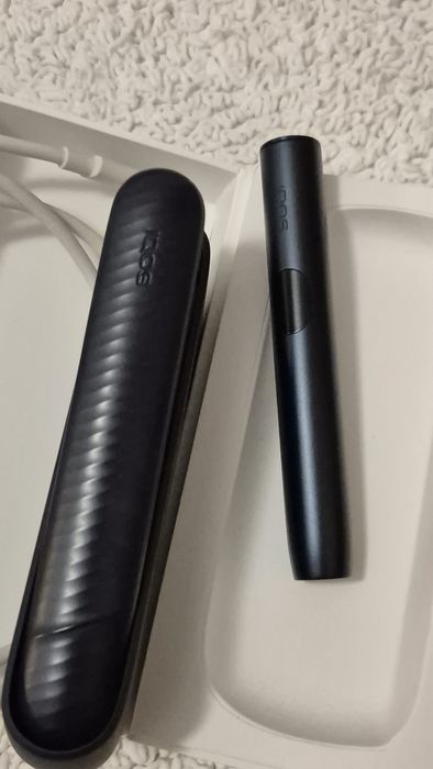 IQOS ILUMA i Albastru închis