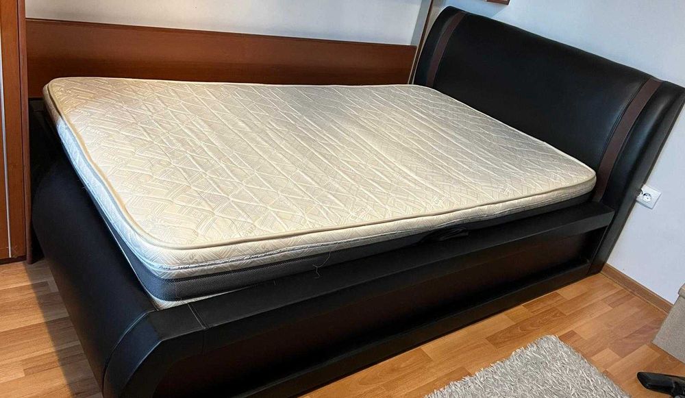 Pat cu saltea, somiera si spatiu de depozitare
