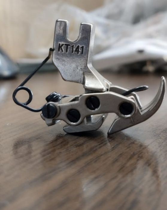 Лапки для бытовых и промышленных швейных машын .