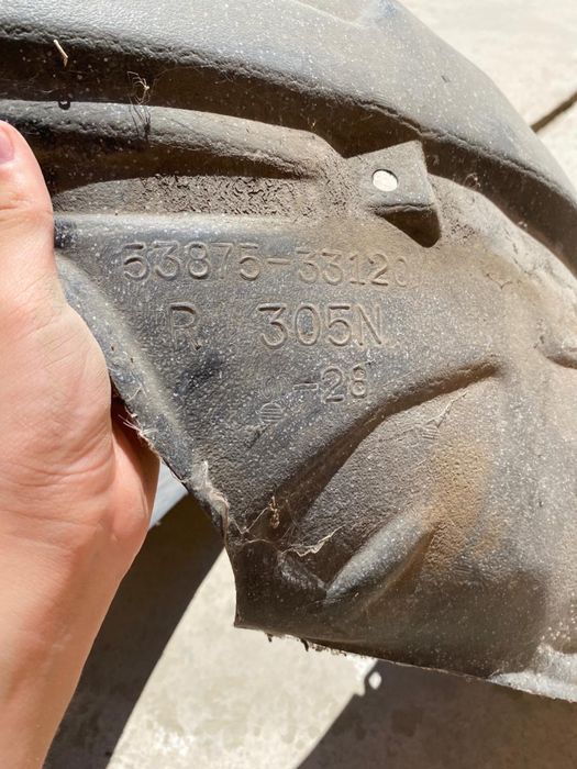 Подркрыльник на камри  40