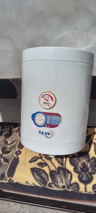 Vând boilere electrice