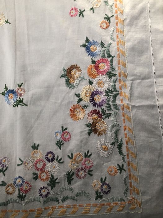 Fata de masa  cusuta