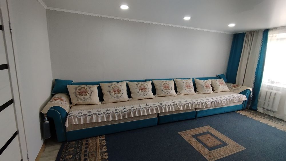 Продам мебель для гостиной 5- метровый.