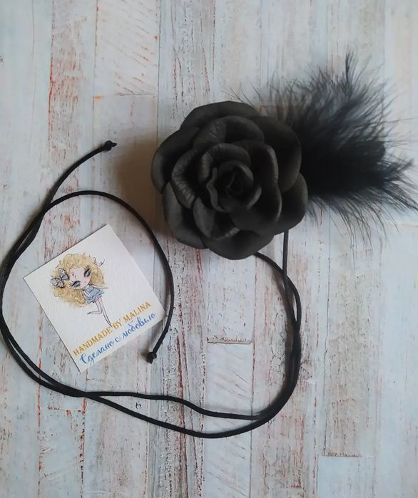 Чокер с розой в стиле гетсби.