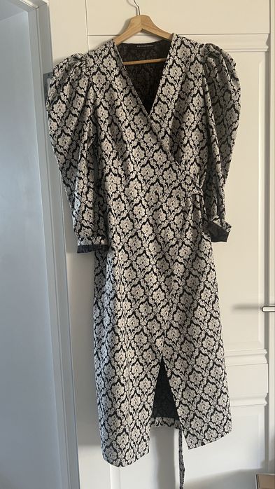 Продам одежду б/у, одевалось 2-3 раза