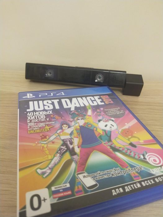 Продам камеру на PS4 (ПС4) + диск