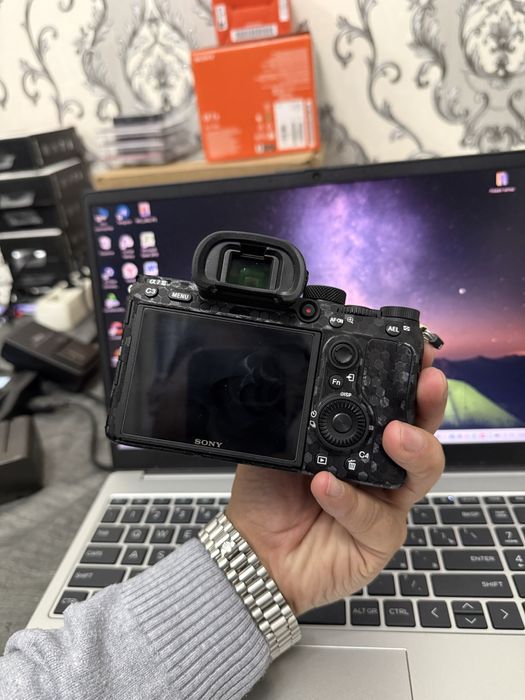 Sony a7 3 body sotiladi