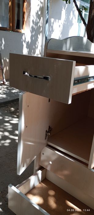 Детский кроват с тумбочкой