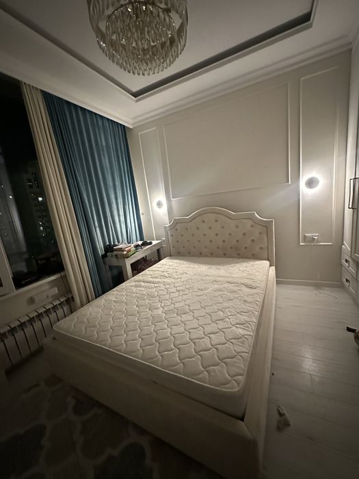 Продам двуспальнюю кровать