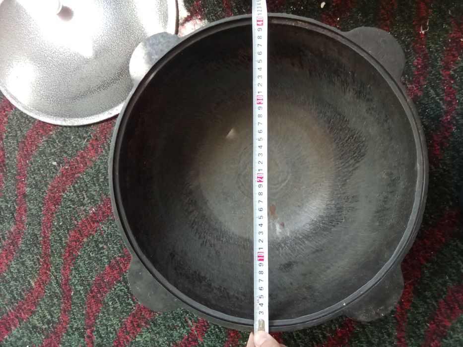 Казан Советский чугунный почти новый.