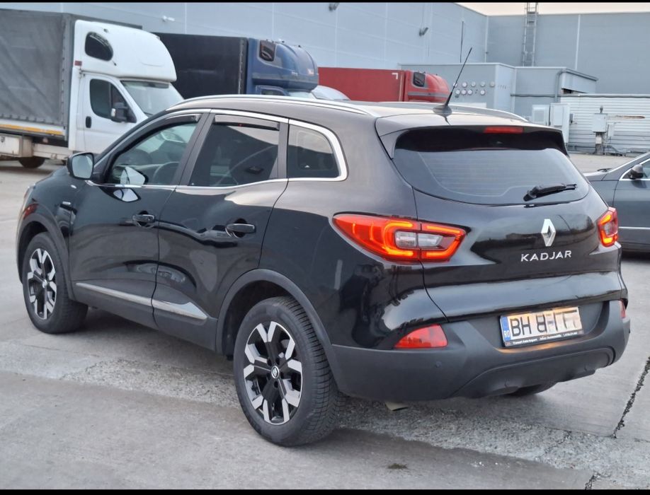 -Vând Renault Kadjar 1.33 benzină cu 56.000 km-