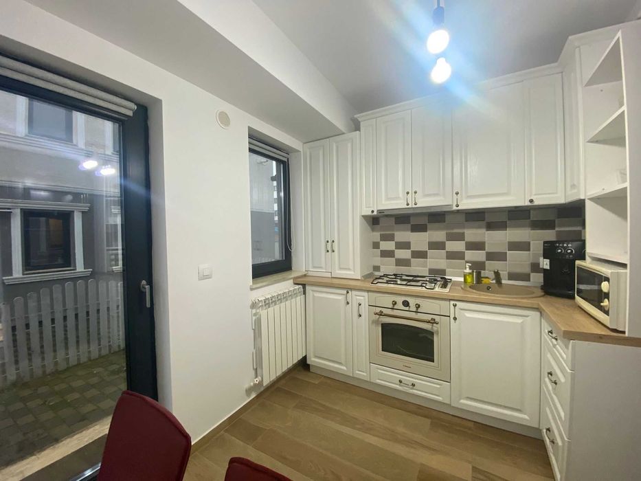 Apartament 3 camere si terasa exterioara, parter