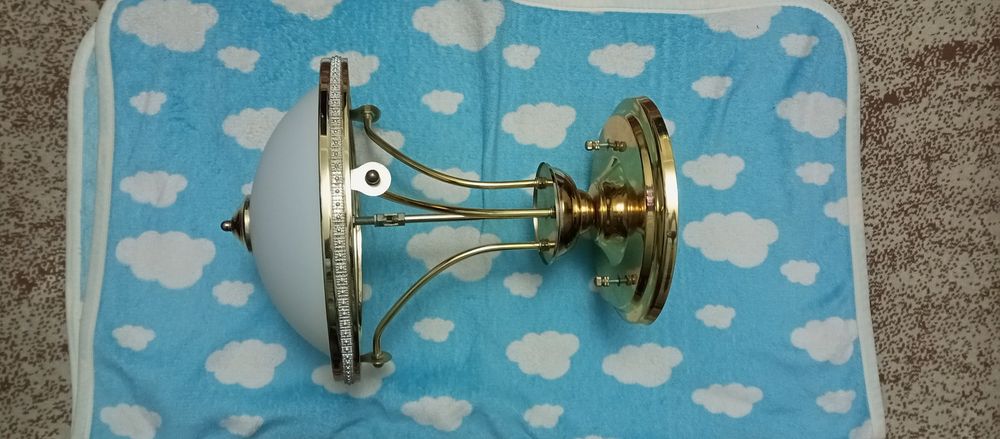 Продам рабочая люстру .