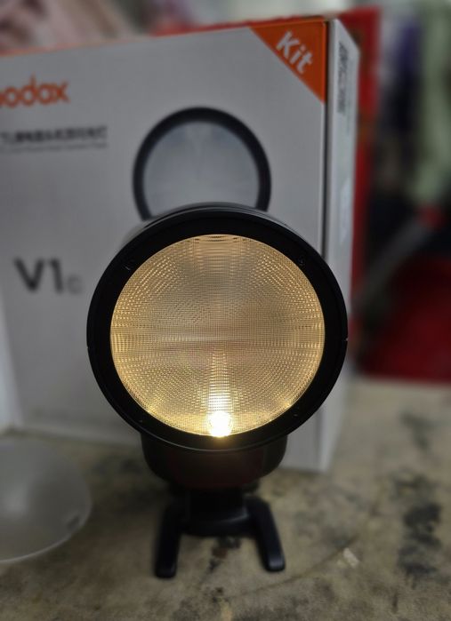 Godox V1 Blit TTL cu Cap Rotund pentru Canon