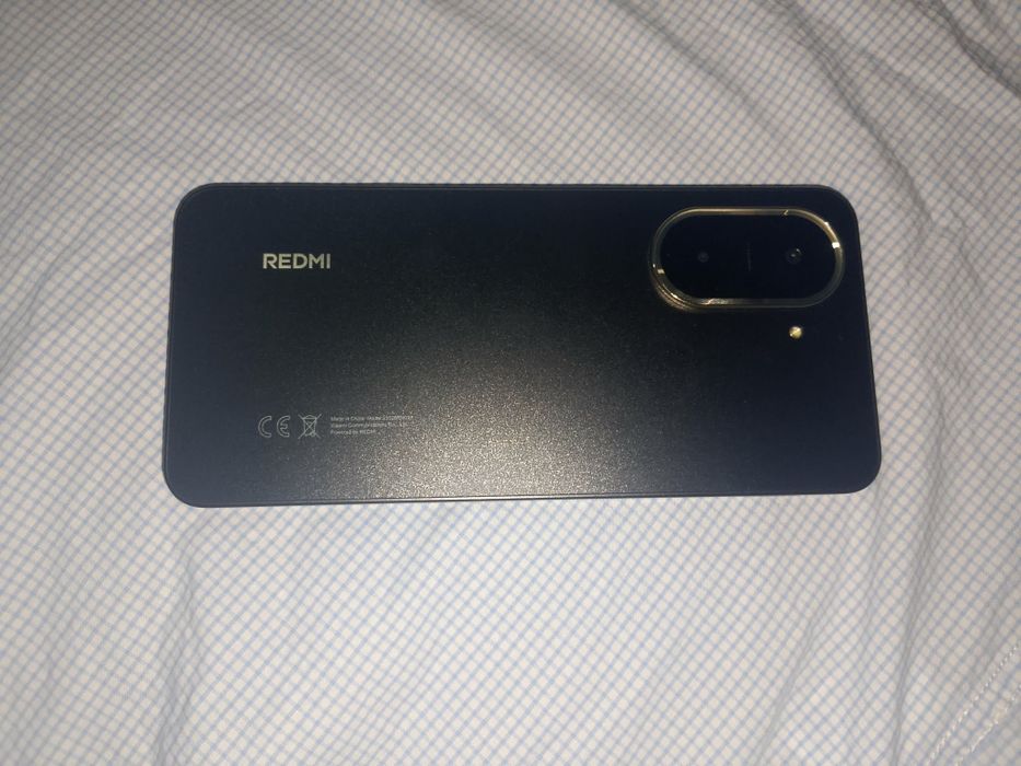 Vând telefon mobil Redmi A5 intact 700  de lei