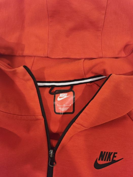 Nike tech fleece червен