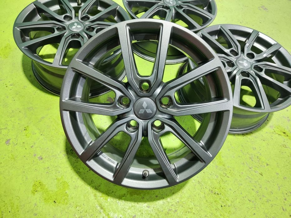 16 5x114.3 Mitsubishi лети джанти 5х114.3