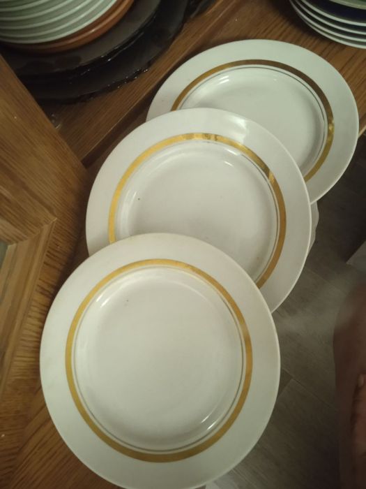 Тарелки в ассортименте