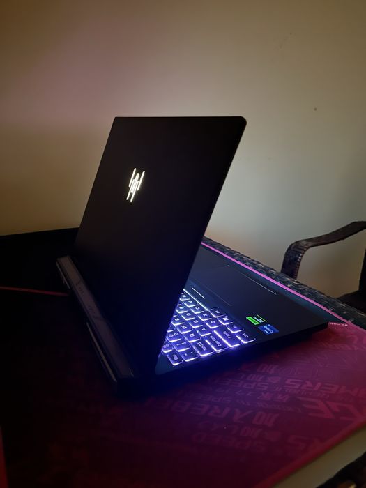 Геймърски лаптоп Acer predator Helios neo 16 RTX 4070(8gb) I7-14700HX